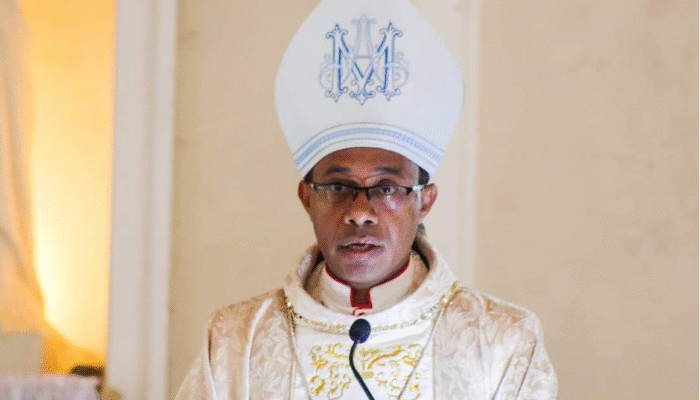 Koñese bispu Baucau Dom Leandro Maria Alves