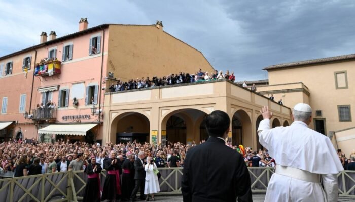 Pope Leo calls for prayers for peace and those suffering due to war