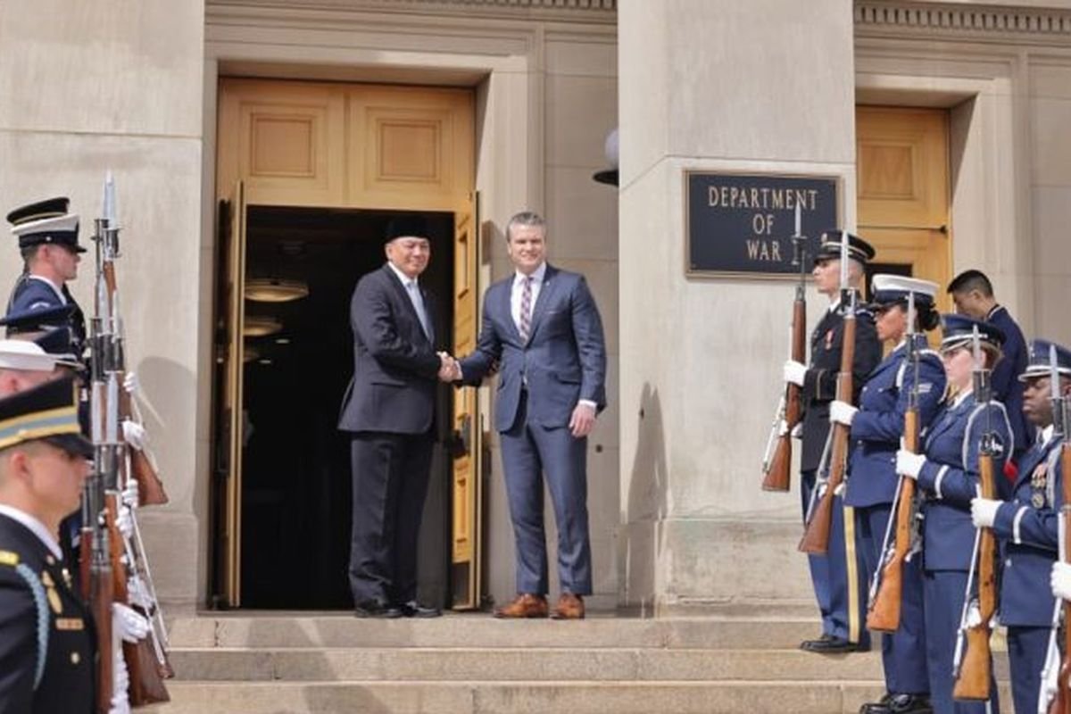 Enkontru entre Ministru Defeza Indonézia Sjafrie Sjamsoeddin no Sekretáriu Funu Estadus Unidus nian Pete Hegseth iha Pentágonu. (Dok. Ministériu Defeza RI)